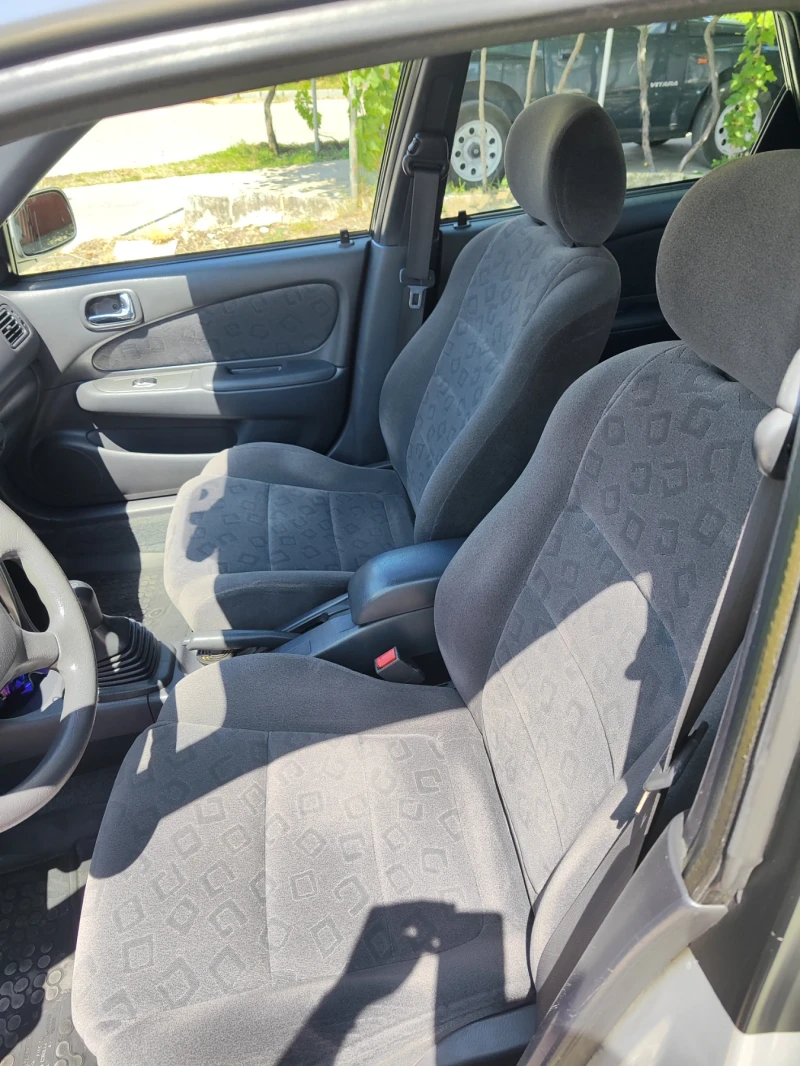 Toyota Corolla 1.6, снимка 5 - Автомобили и джипове - 52395223