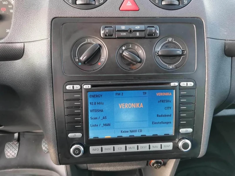 VW Caddy LIFE, снимка 9 - Автомобили и джипове - 53214029