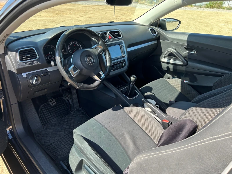VW Scirocco 1.4 TSI, снимка 8 - Автомобили и джипове - 52637487