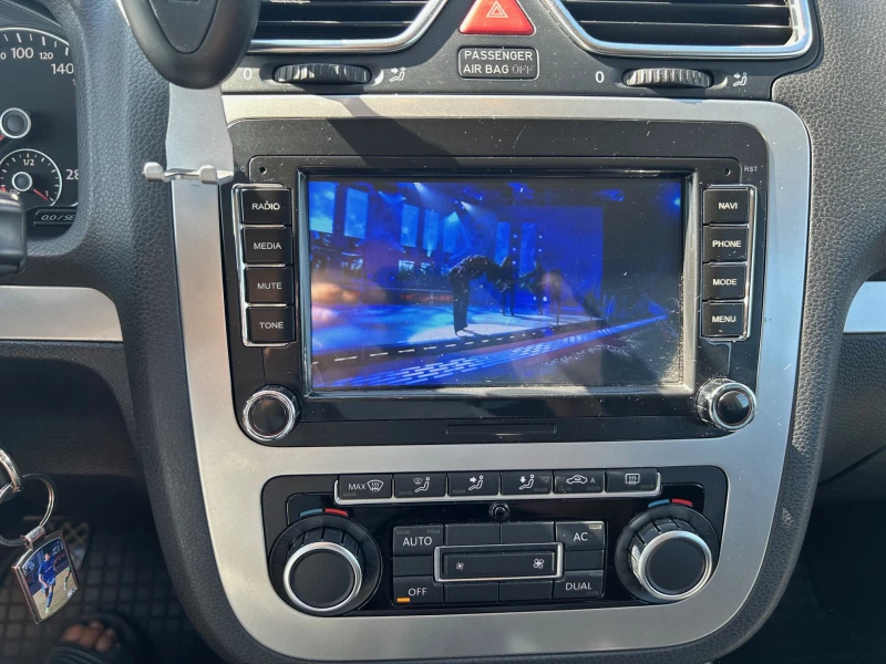 VW Scirocco 1.4 TSI, снимка 9 - Автомобили и джипове - 52637487