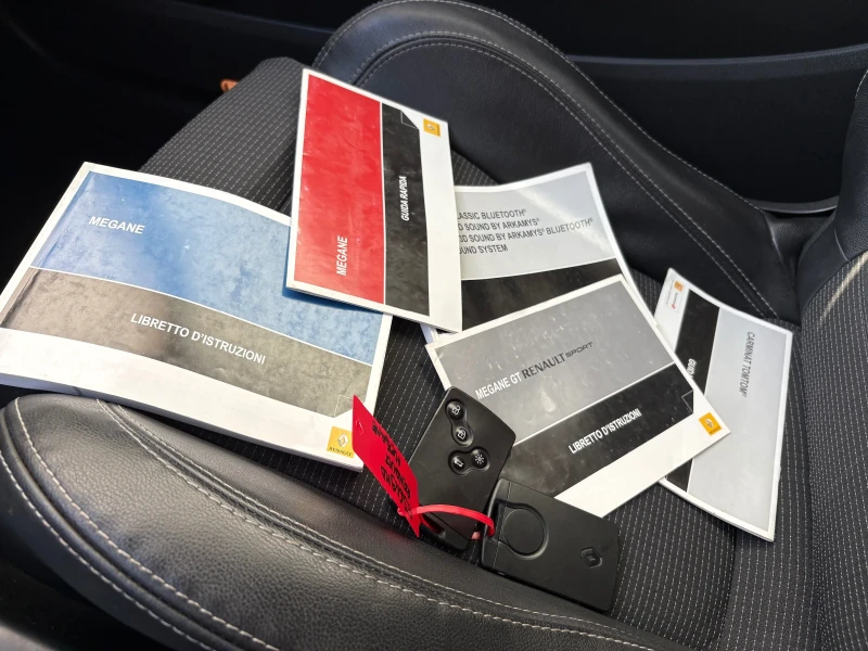 Renault Megane 1.5 DCi 110кс GT Line Sport* EURO5B* , снимка 17 - Автомобили и джипове - 52171833