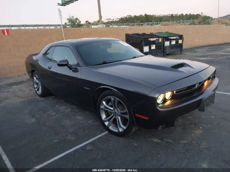 Dodge Challenger 5.7L V-8 VVT, 372HP Rear Wheel Drive