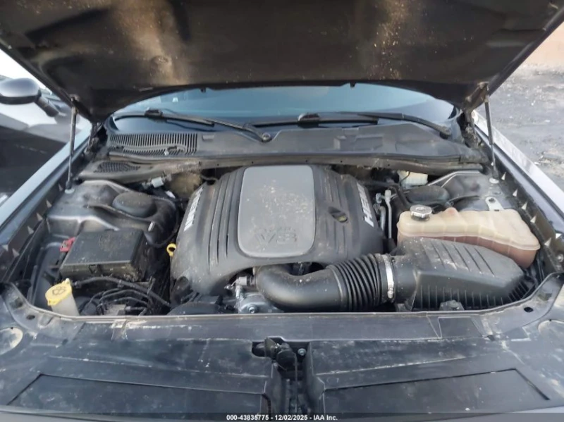 Dodge Challenger 5.7L V-8 VVT, 372HP Rear Wheel Drive, снимка 15 - Автомобили и джипове - 53215037