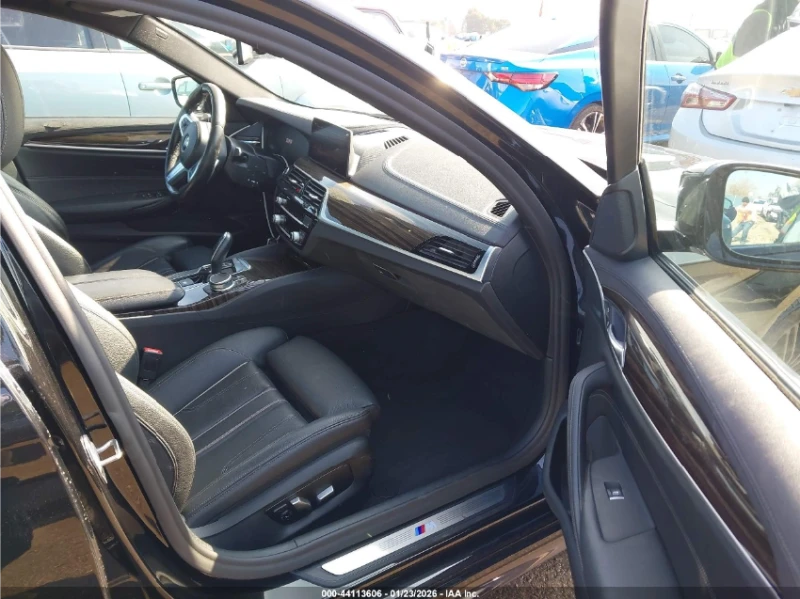 BMW 540 M-PACK* ПОДГРЕВ* AMBIENT* КАМЕРА, снимка 7 - Автомобили и джипове - 53296024
