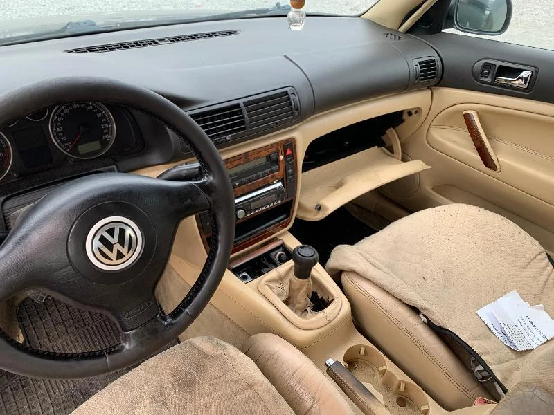 VW Passat 1.9 TDI, снимка 5 - Автомобили и джипове - 38359912