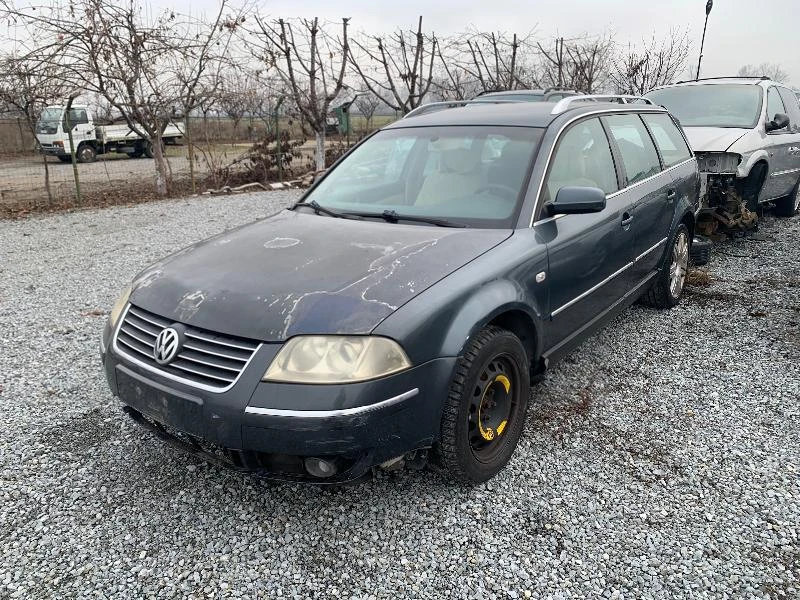 VW Passat 1.9 TDI, снимка 2 - Автомобили и джипове - 38359912