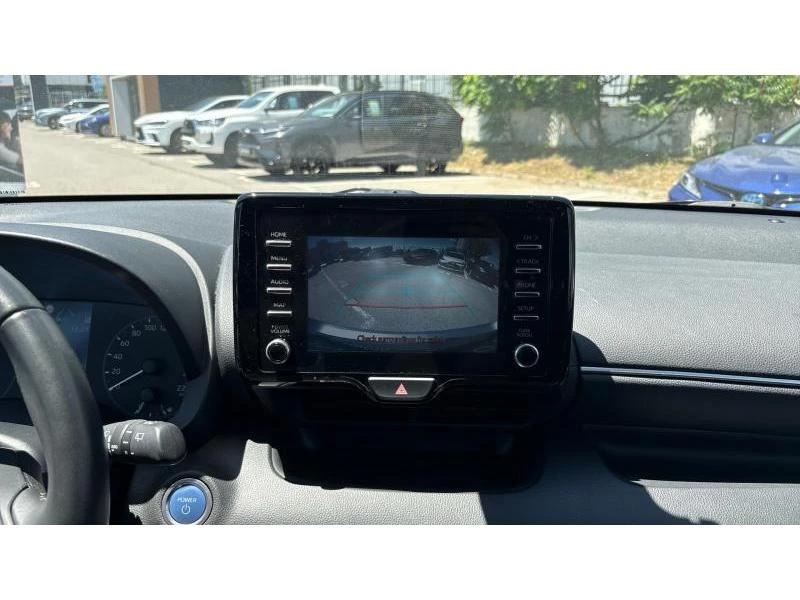 Toyota Yaris 1.5HSD DYNAMIC, снимка 15 - Автомобили и джипове - 54937421
