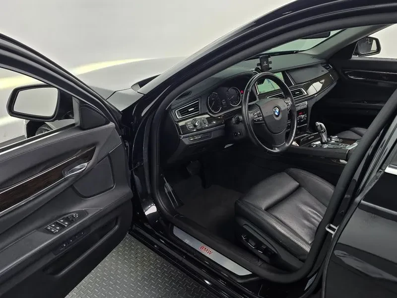 BMW 740 Li - САМО 30% АВАНС, снимка 11 - Автомобили и джипове - 56028006
