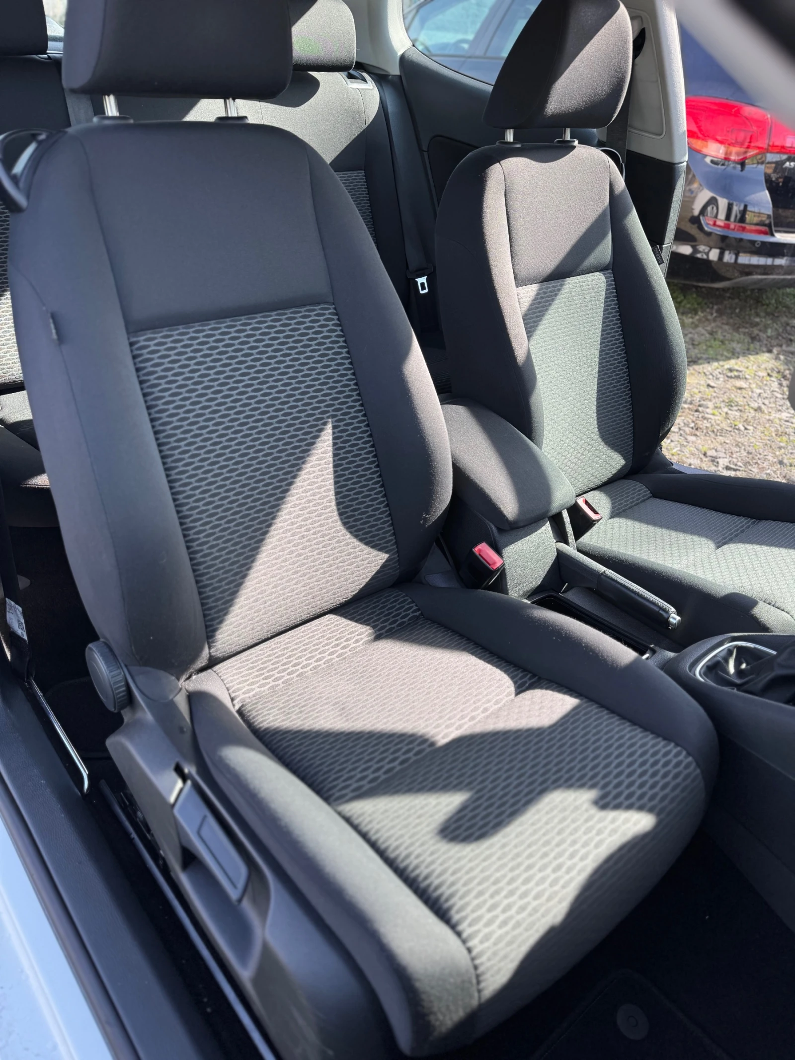 VW Golf 1.6TDI - изображение 7