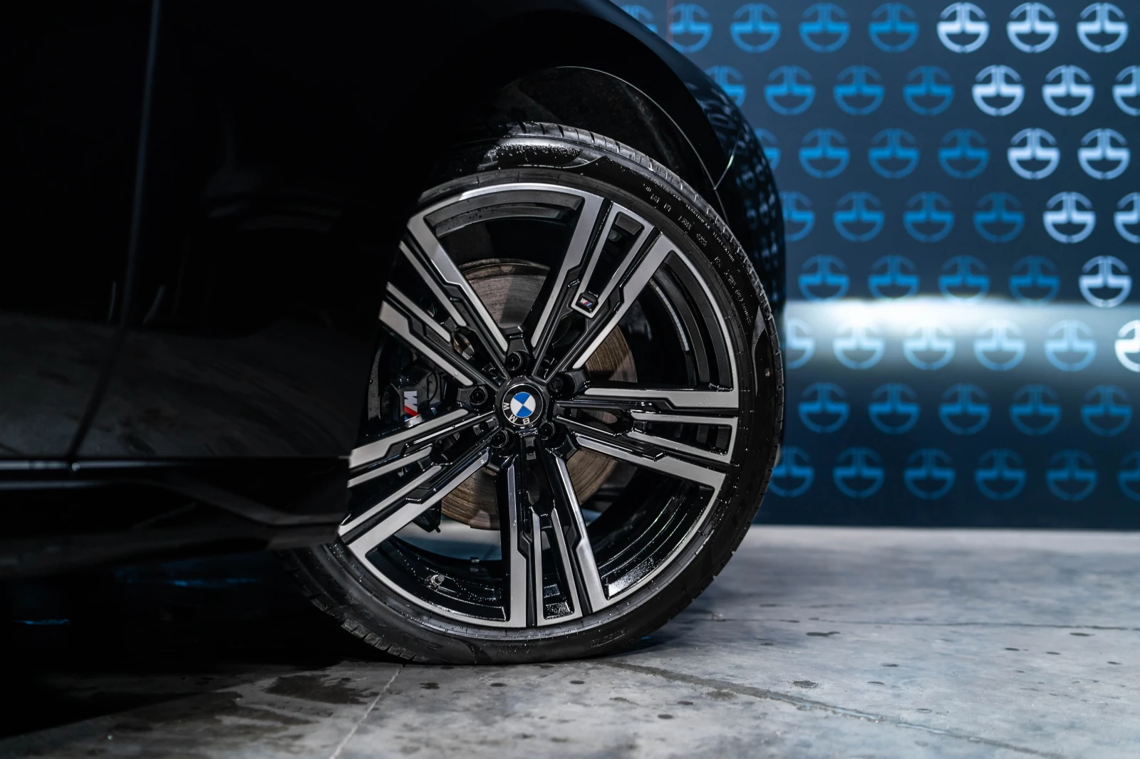 BMW 740 d xDrive M B&W*  | Mobile.bg   11