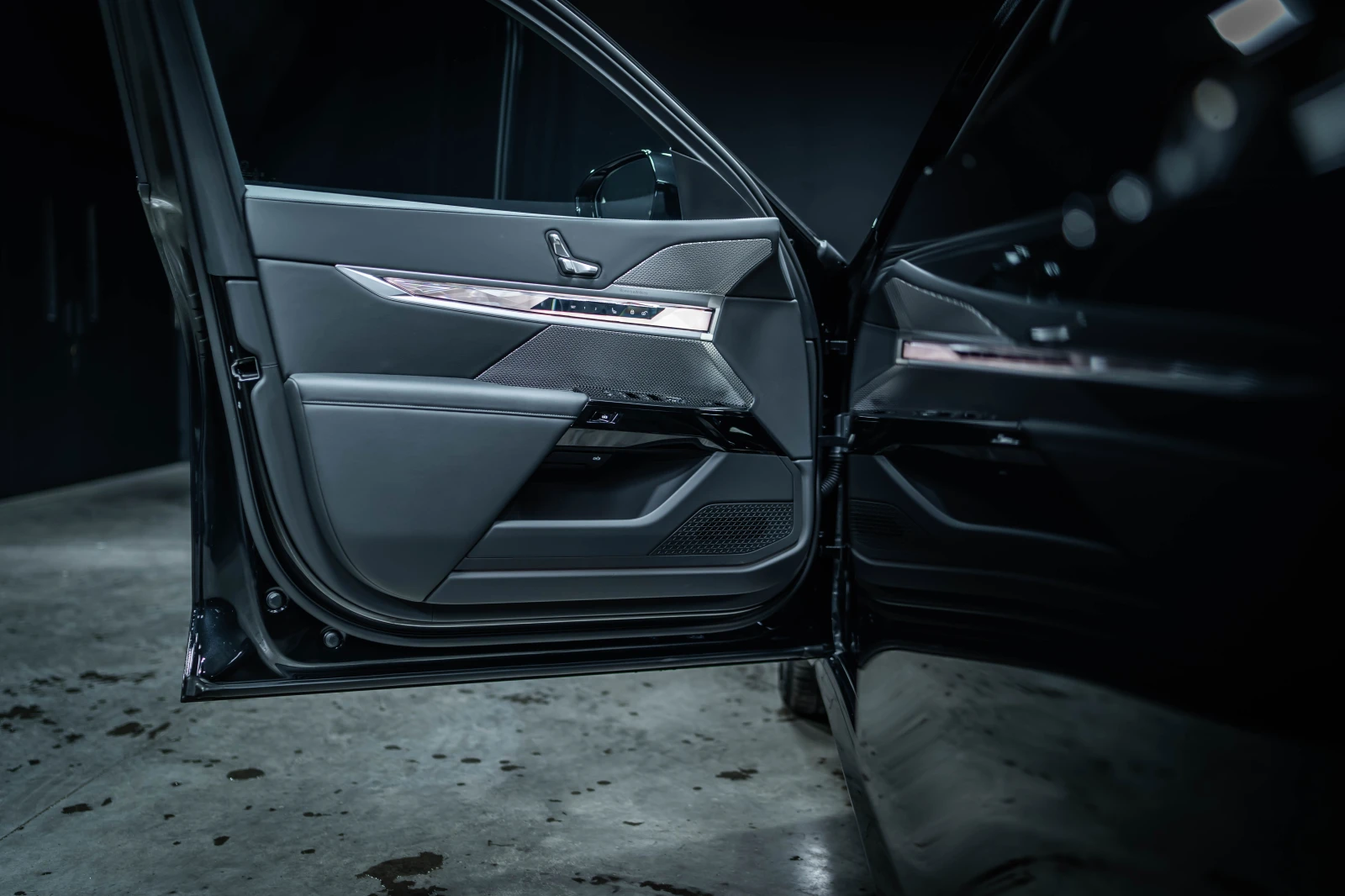 BMW 740 d xDrive M B&W*  - изображение 7