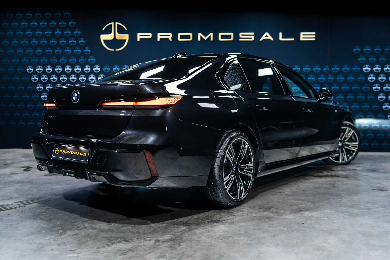 BMW 740 d xDrive M B&W*  - изображение 4