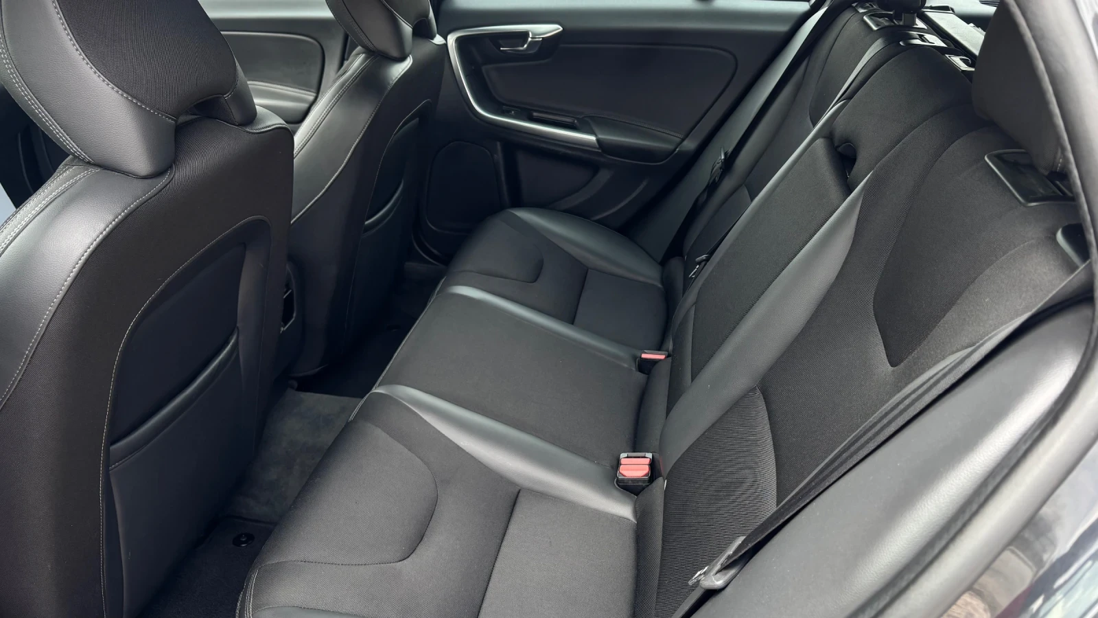 Volvo V60 Cross Country Cross County Автомат 4х4 Внос от Италия, снимка 6 - Автомобили и джипове - 53985493