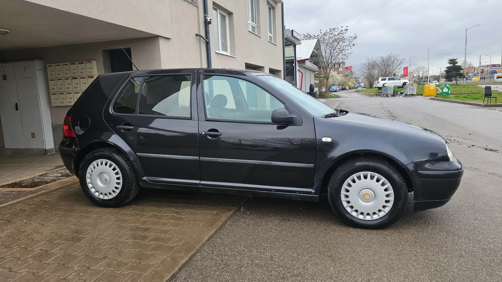 VW Golf 1.6SR Газ/Бензин, снимка 3 - Автомобили и джипове - 54077715