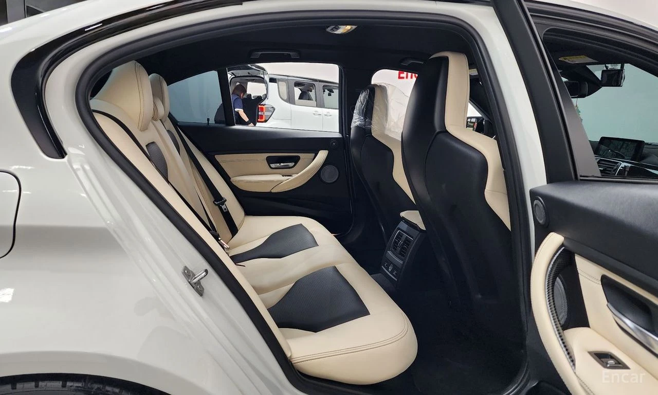 BMW M3 HARMON* KARDON* CARBON* , снимка 15 - Автомобили и джипове - 54740963