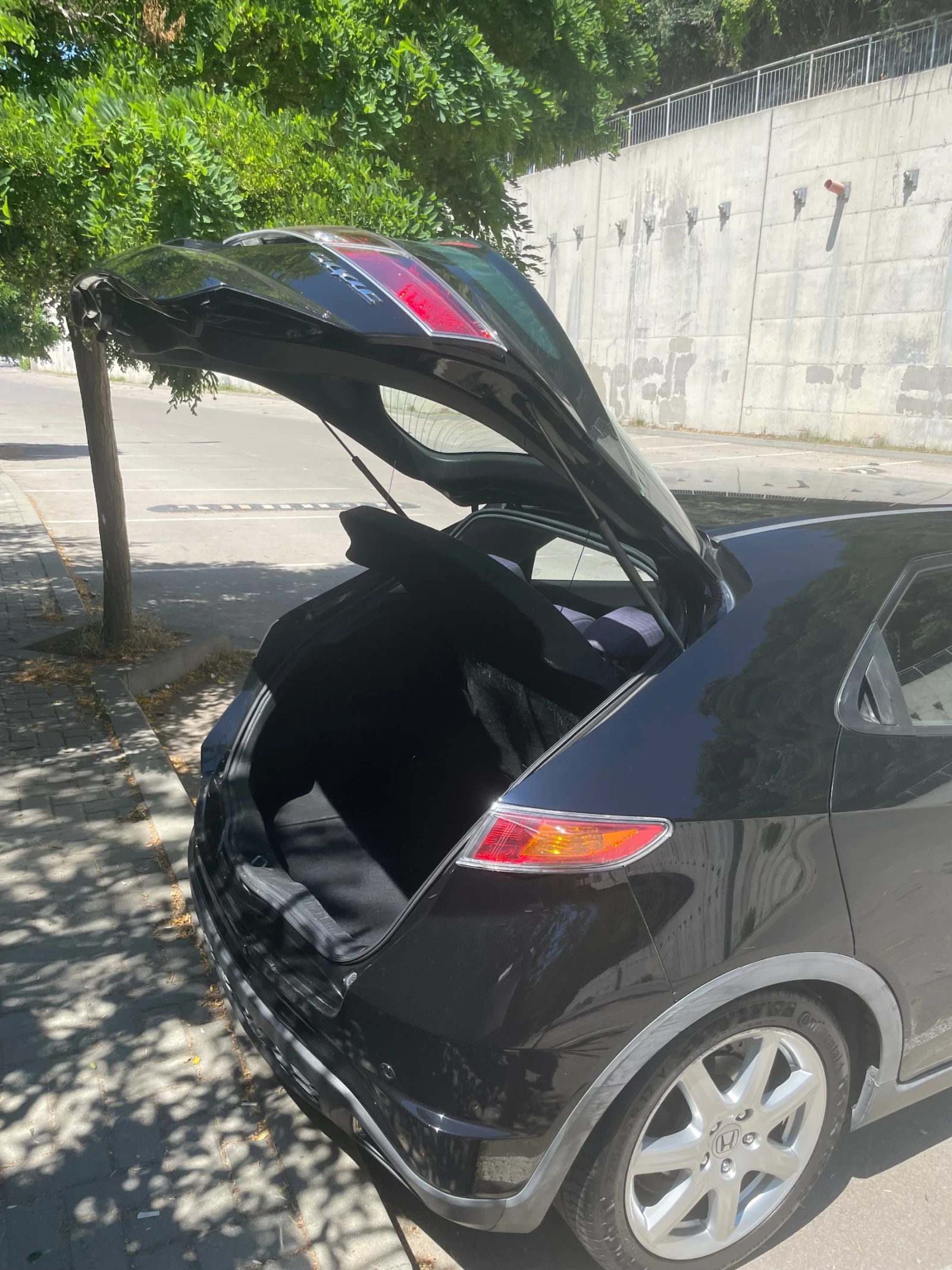 Honda Civic 1.8i v-tec, снимка 11 - Автомобили и джипове - 54835309