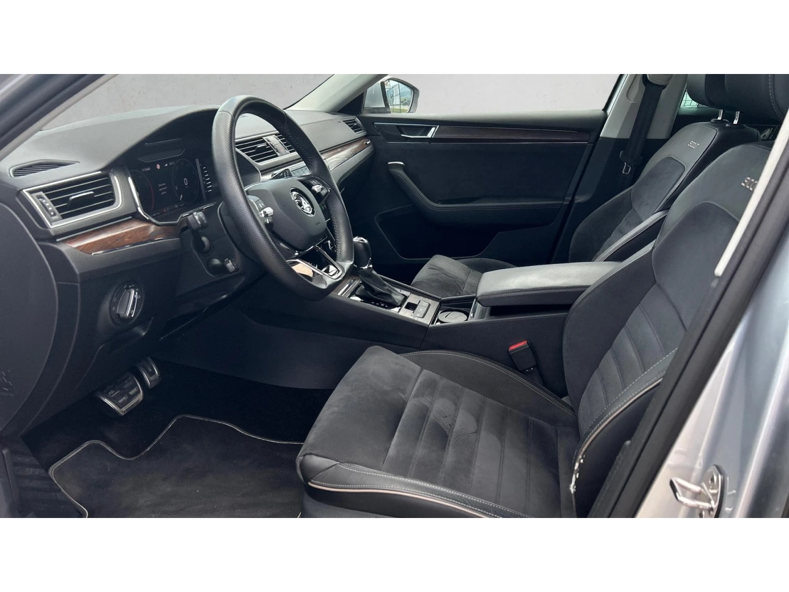 Skoda Superb  Scout 2.0 TSi  4x4 , Месечна вноска от 399  , снимка 11 - Автомобили и джипове - 54925308