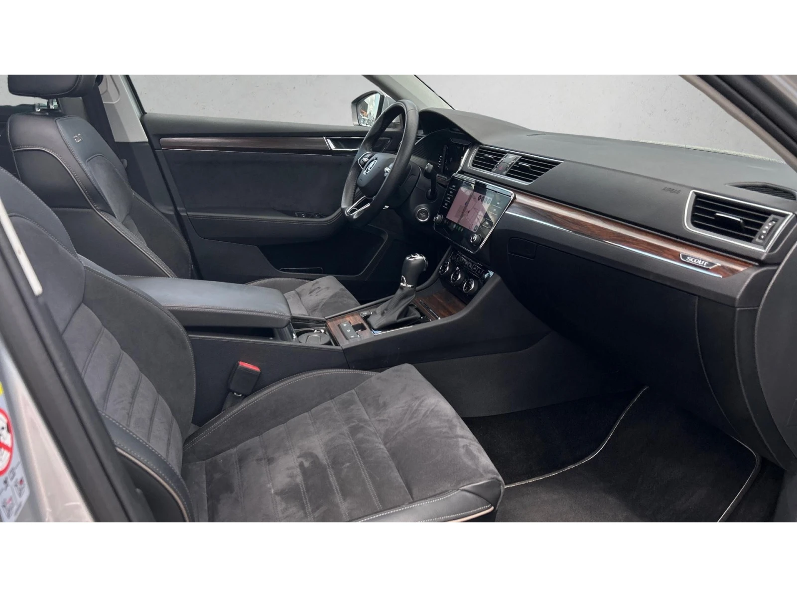 Skoda Superb  Scout 2.0 TSi  4x4 , Месечна вноска от 399  , снимка 10 - Автомобили и джипове - 54925308