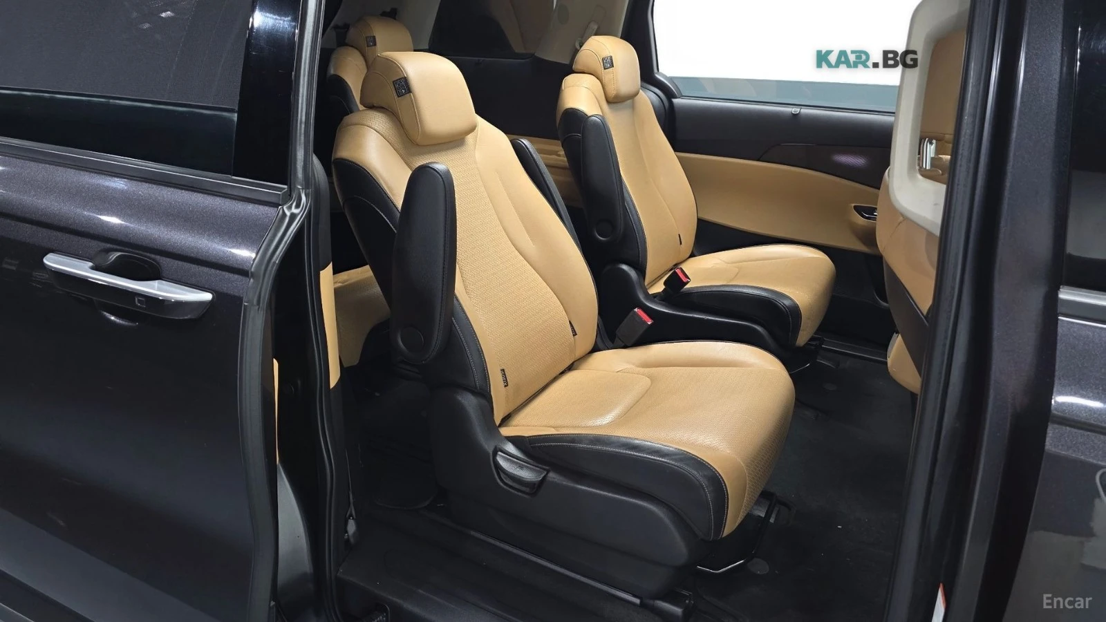 Kia Carnival 9-SEATER* SIGNATURE* SMART-KEY* , снимка 12 - Автомобили и джипове - 55044924