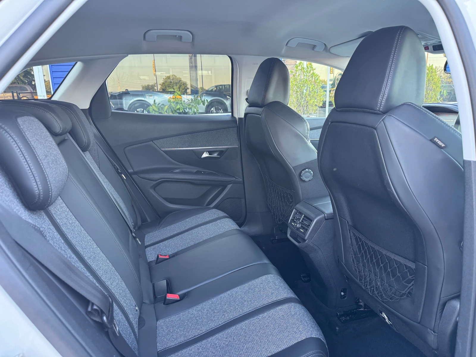 Peugeot 3008 1.6 HDI 120kc Allure avtomat, снимка 13 - Автомобили и джипове - 55694887