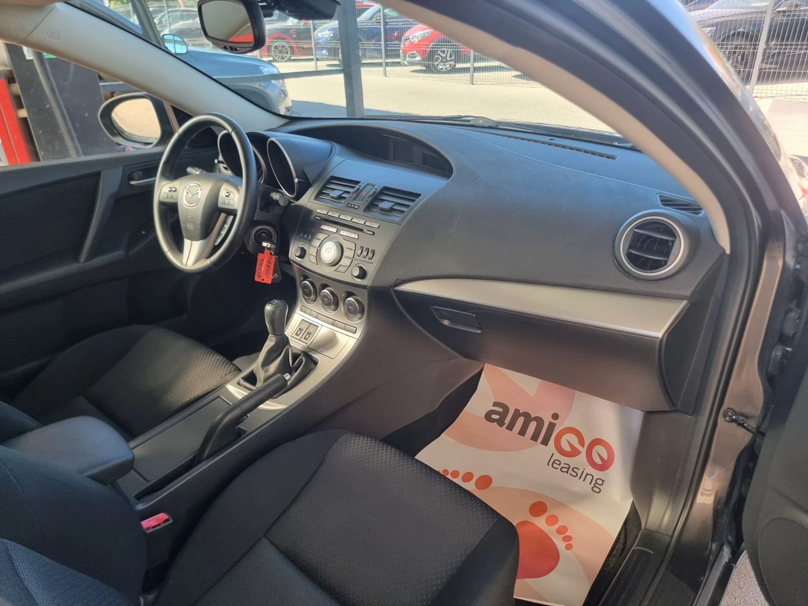 Mazda 3 1.6i /105hp / ПЕРФЕКТЕН, снимка 9 - Автомобили и джипове - 55752014