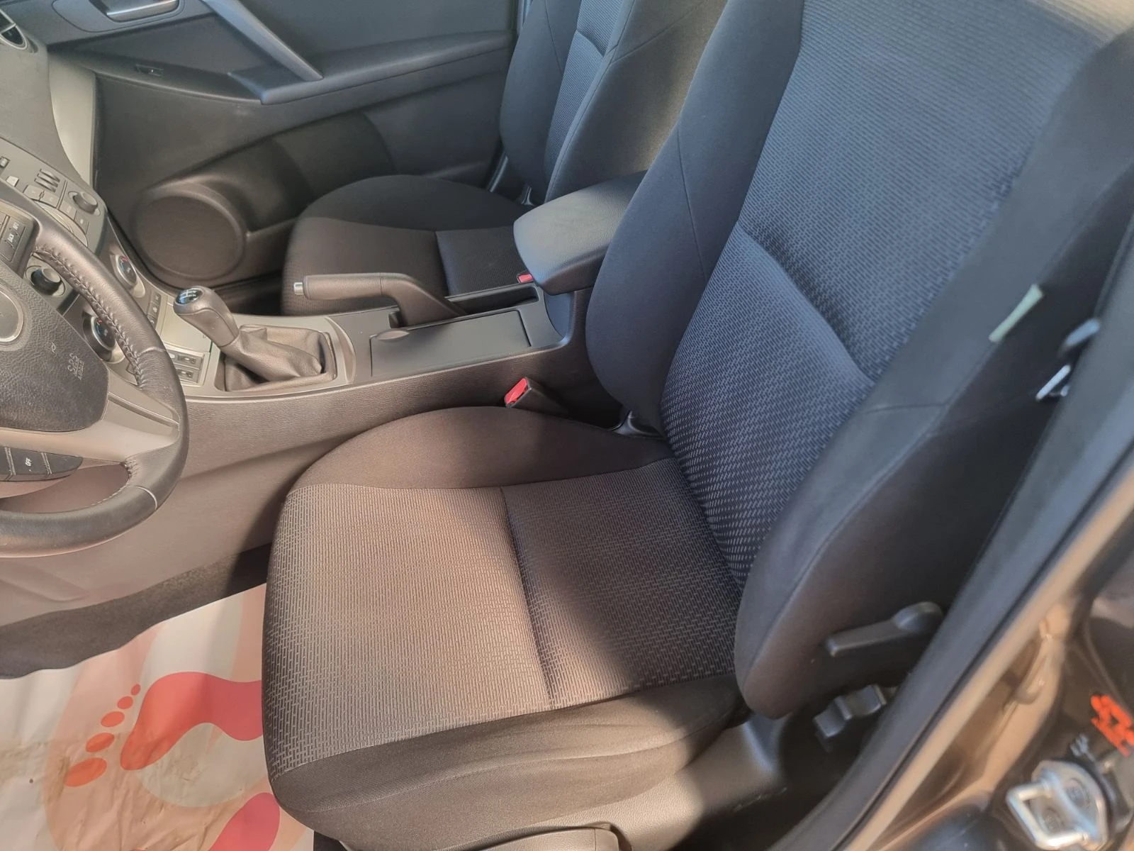 Mazda 3 1.6i /105hp / ПЕРФЕКТЕН, снимка 8 - Автомобили и джипове - 55752014