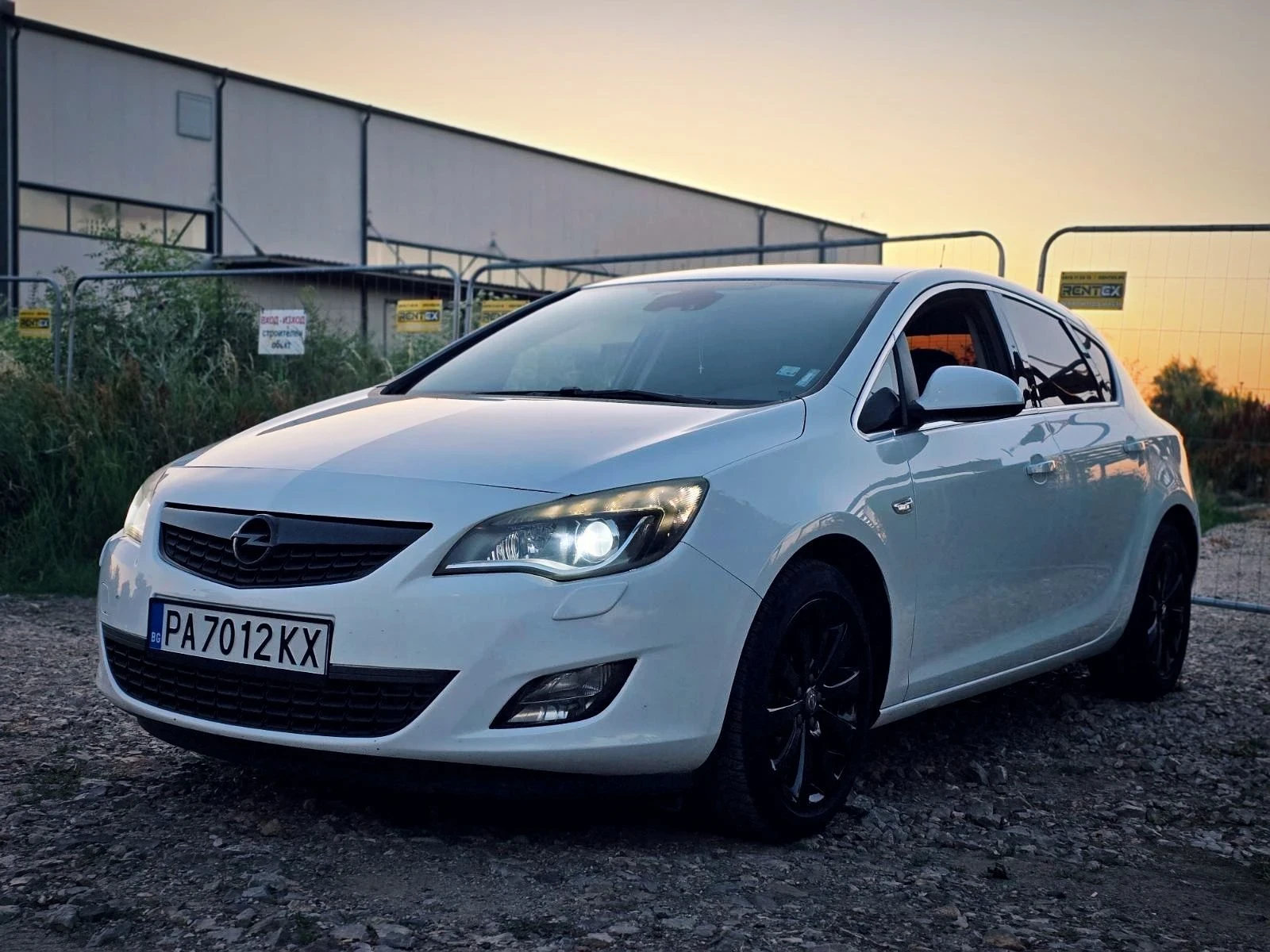 Opel Astra 1.4 101к.с., снимка 2 - Автомобили и джипове - 55881827