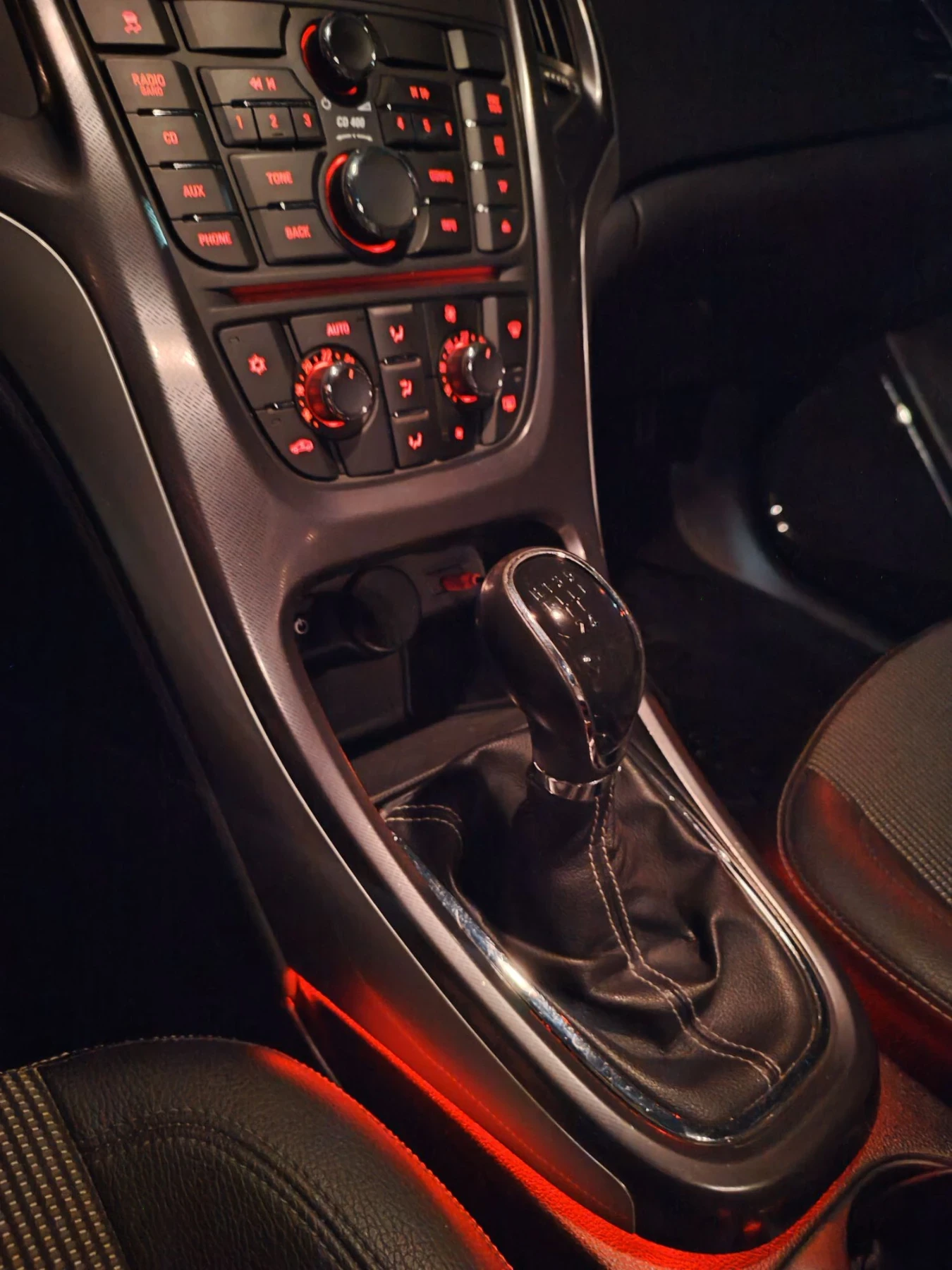 Opel Astra 1.4 101к.с., снимка 7 - Автомобили и джипове - 55881827