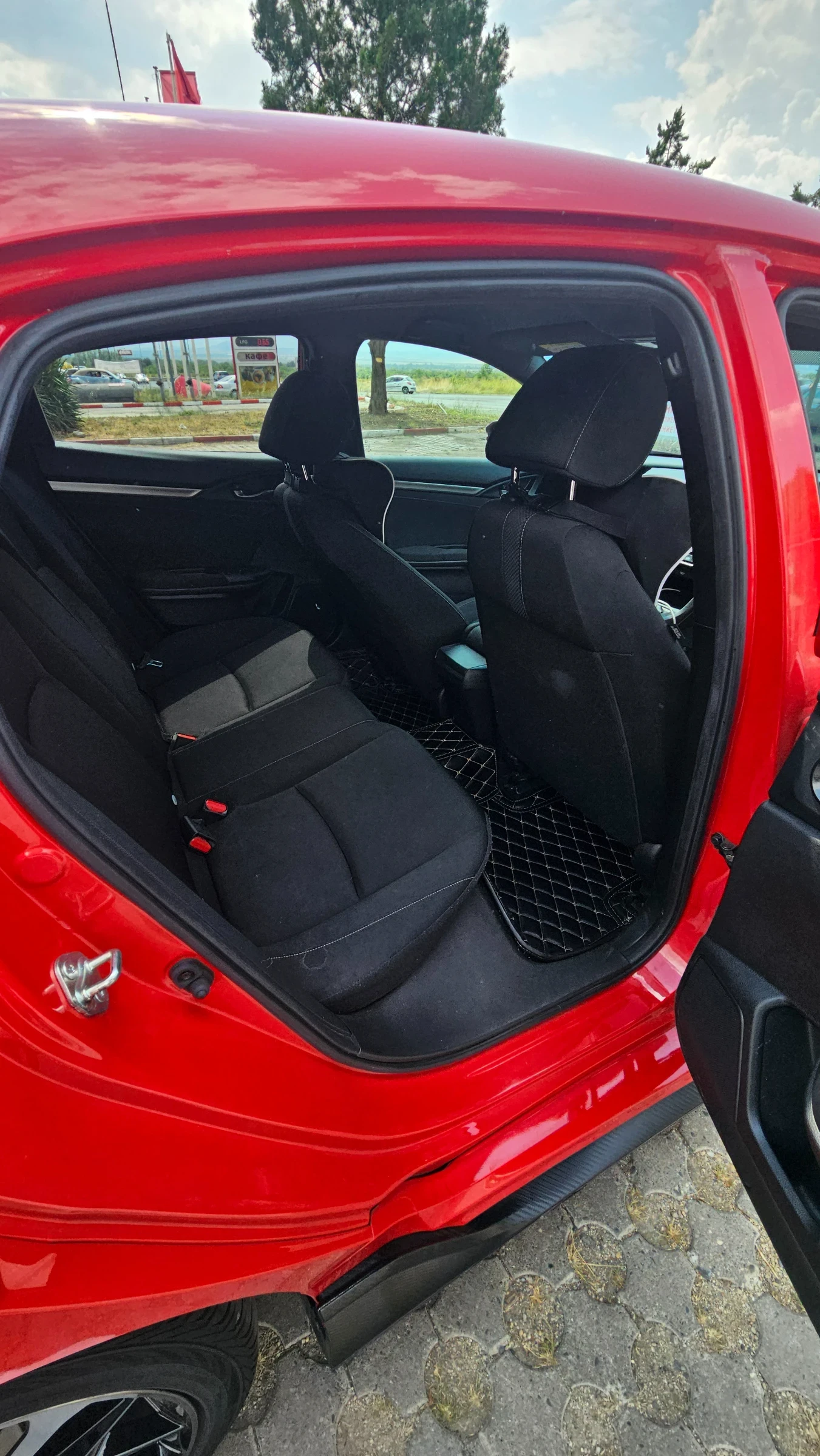 Honda Civic 1.5T, снимка 12 - Автомобили и джипове - 55902031