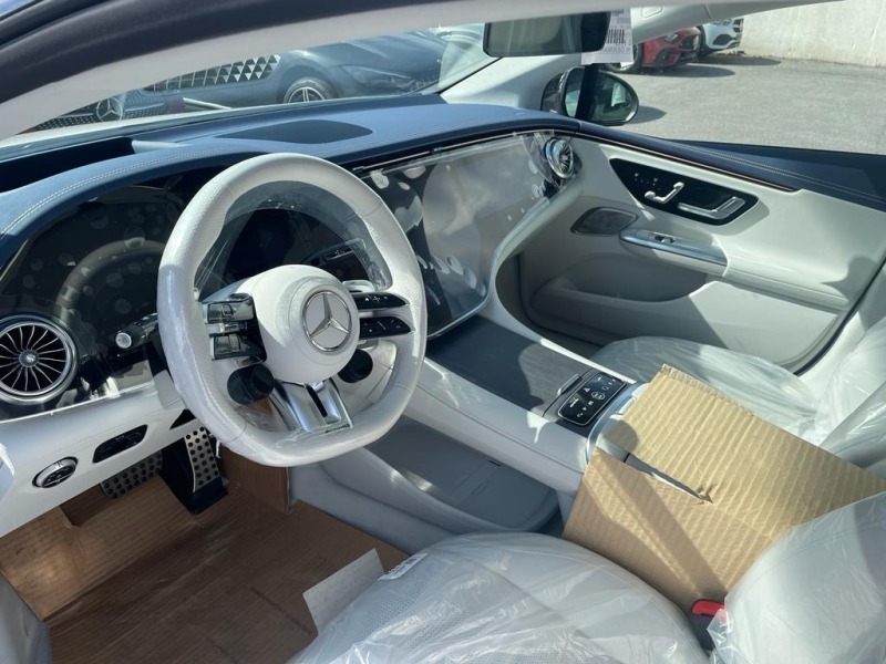 Mercedes-Benz EQE 43 AMG 4matic Premium+ Hyperscreen Panorama HeadUp, снимка 3 - Автомобили и джипове - 45498615