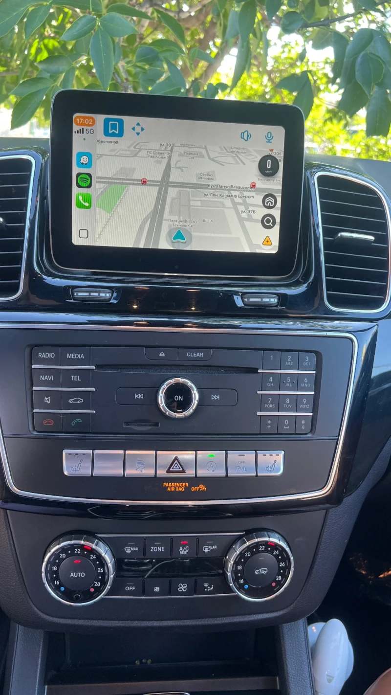 Mercedes-Benz GLE 43 AMG GLE 43 / Distronic / panorama , снимка 9 - Автомобили и джипове - 52407849