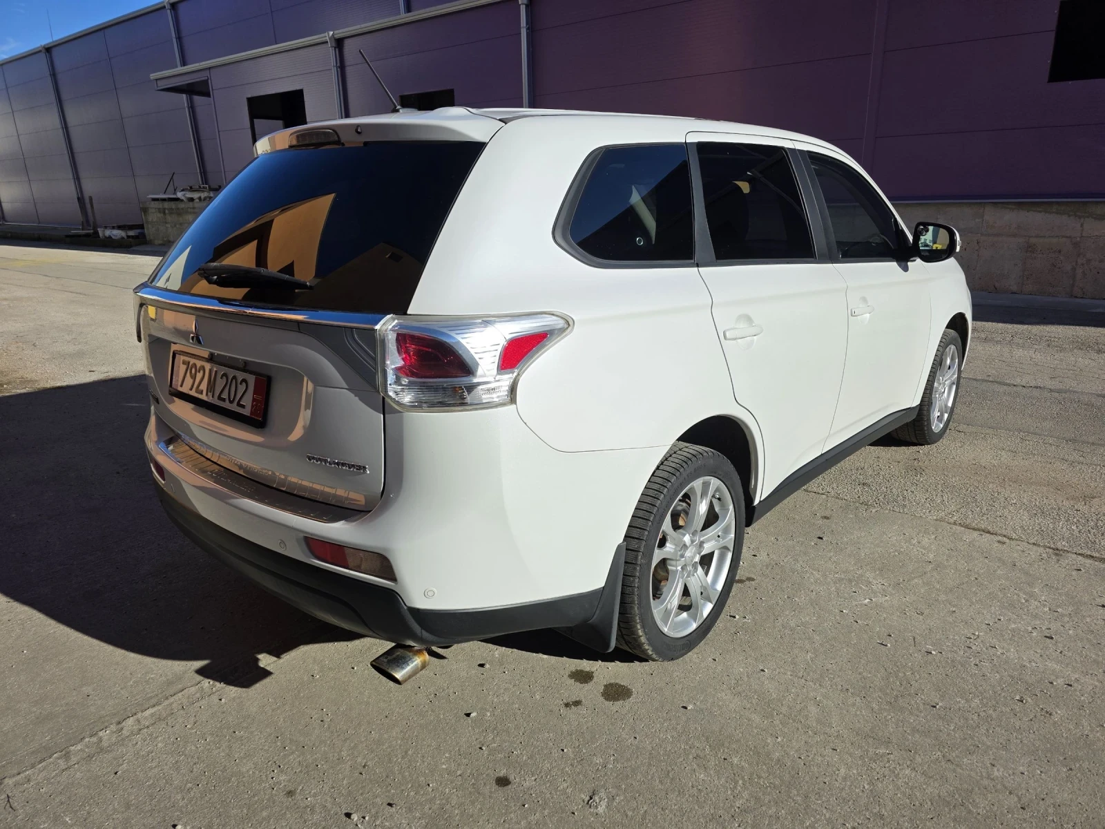 Mitsubishi Outlander 4x4 7����� 2.4 | Mobile.bg � ����������� 2