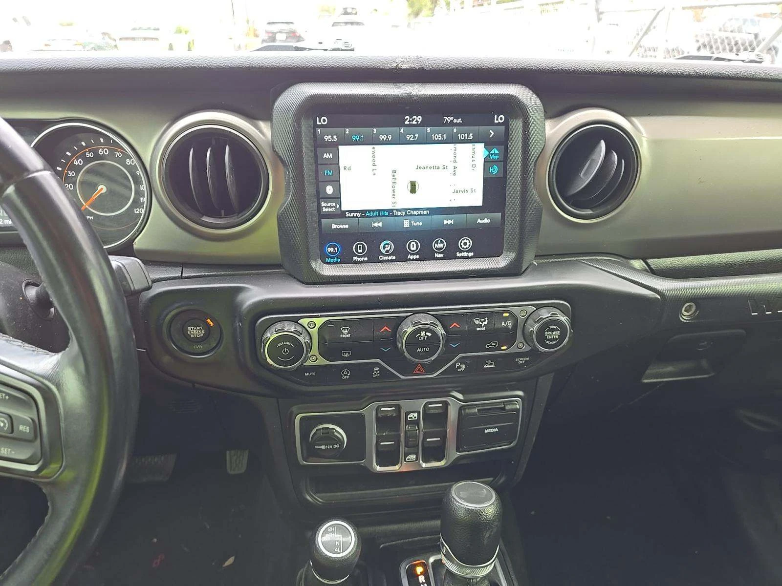 Jeep Wrangler Unlimited Willys Edition - изображение 5