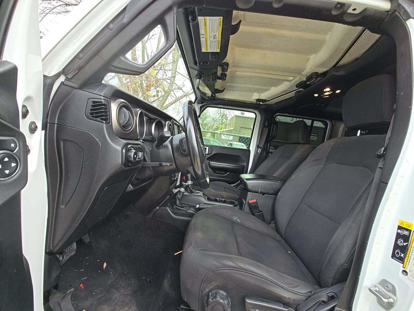 Jeep Wrangler Unlimited Willys Edition - изображение 6