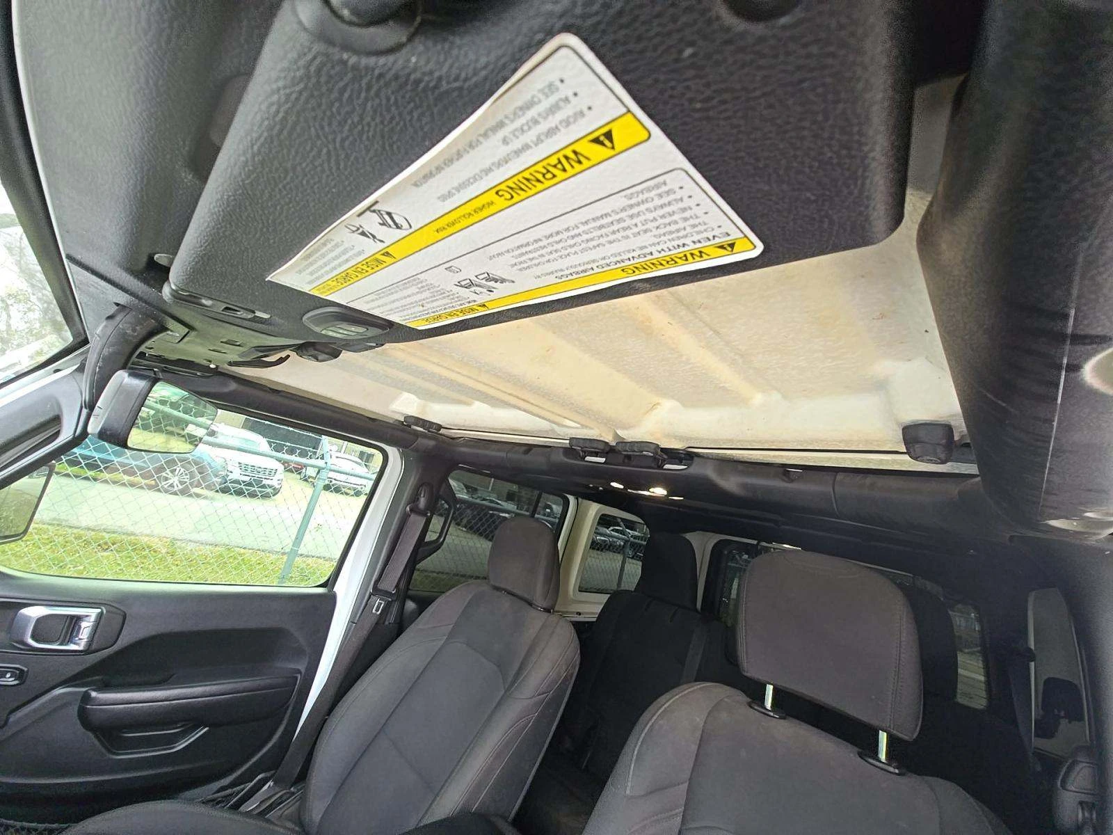 Jeep Wrangler Unlimited Willys Edition - изображение 9