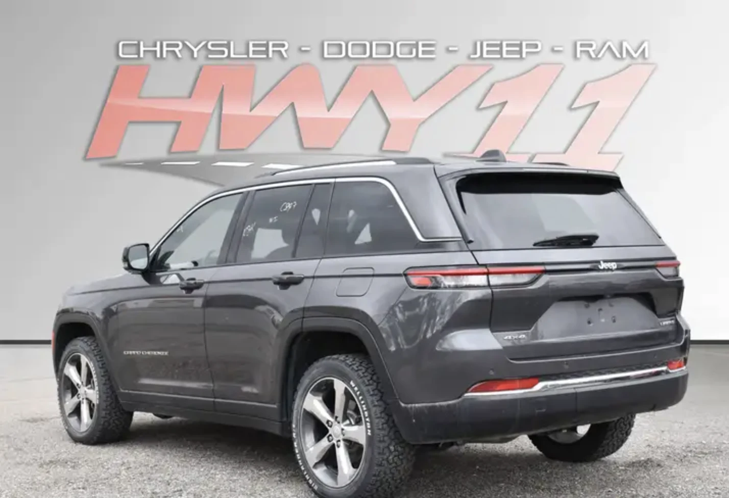 Jeep Grand cherokee 2022 Jeep Grand Cherokee Limited 4x4 - изображение 3