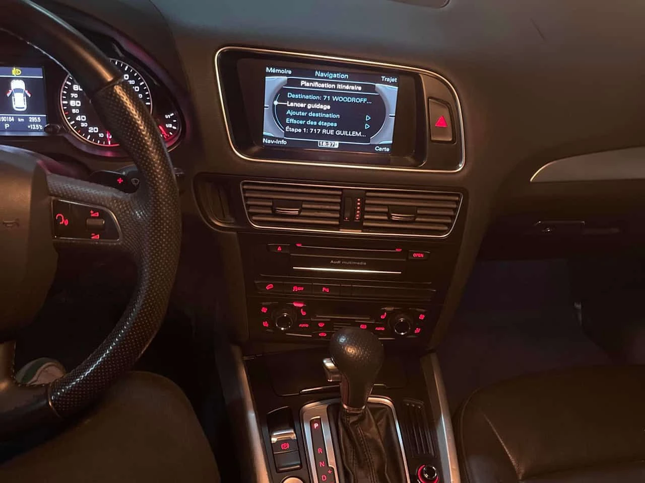 Audi Q5 * 2.0L Premium * CARFAX * ЦЕНА ДО БГ - изображение 8