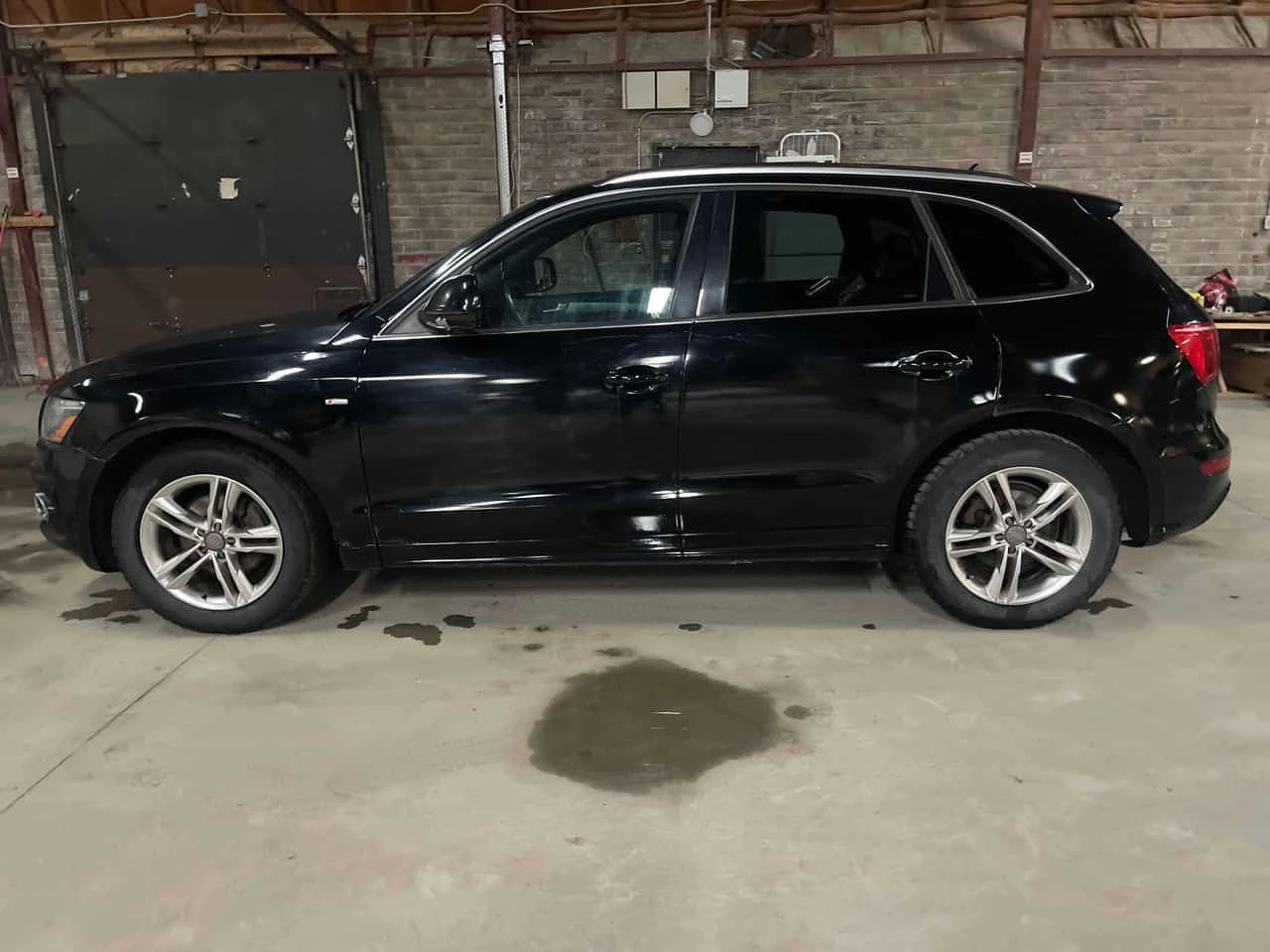 Audi Q5 * 2.0L Premium * CARFAX * ЦЕНА ДО БГ - изображение 3