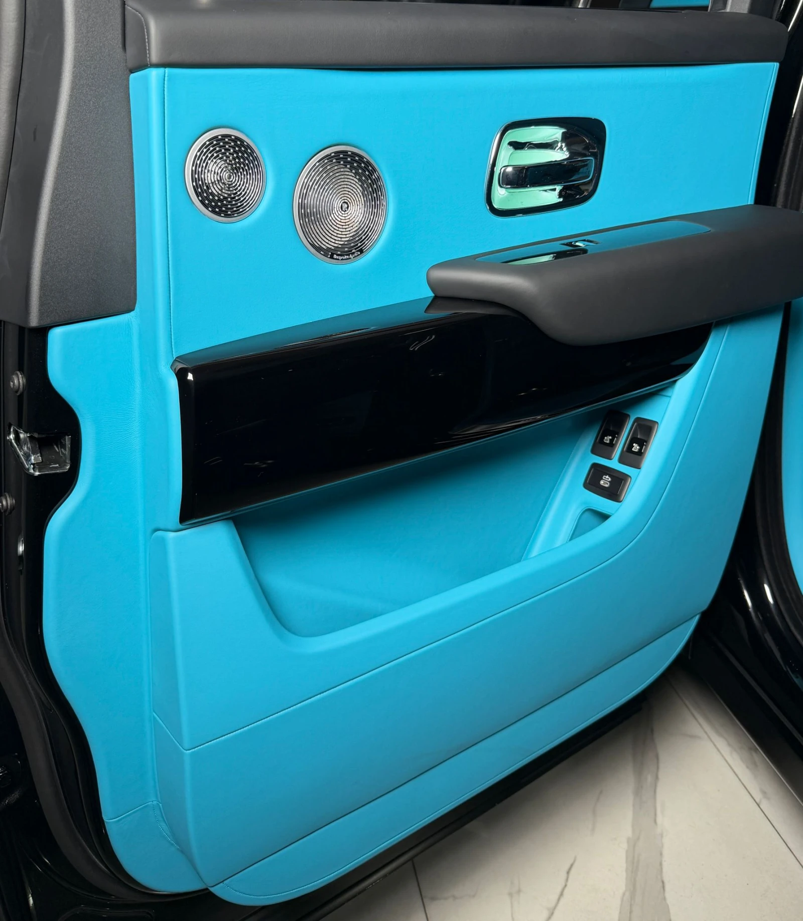 Rolls-Royce Cullinan Series II Facelift, снимка 11 - Автомобили и джипове - 53734441