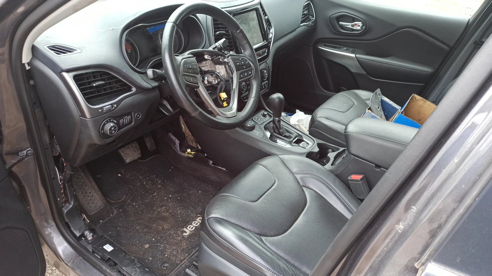 Jeep Cherokee 2.2_AWD_automatic, снимка 9 - Автомобили и джипове - 54257800