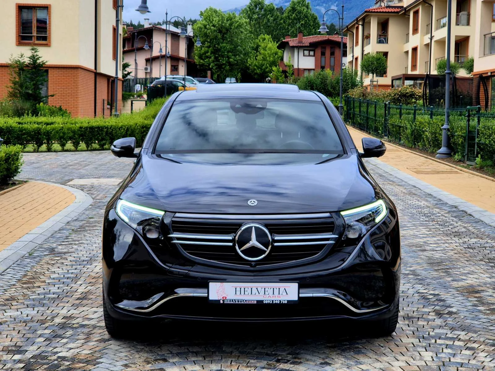 Mercedes-Benz EQC * AMG* Burmester* Камера 360* Парфюм* 4Matic* , снимка 8 - Автомобили и джипове - 55193908