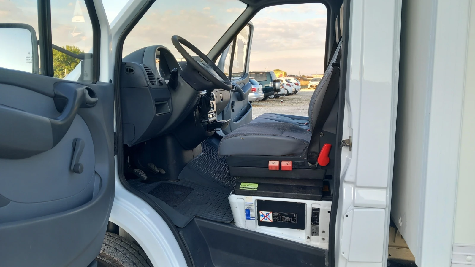 Mercedes-Benz Sprinter 413CDI-3.5t-B КАТЕГОРИЯ/ПАДАЩ БОРД - изображение 9