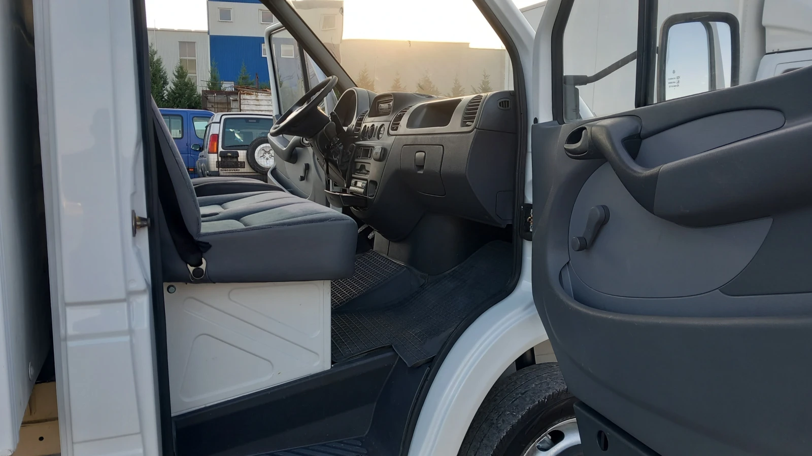 Mercedes-Benz Sprinter 413CDI-3.5t-B КАТЕГОРИЯ/ПАДАЩ БОРД - изображение 10