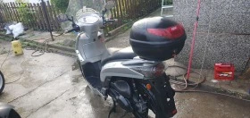 Kymco People 125s Става за А1 много лек пъргав и икономичен, снимка 8