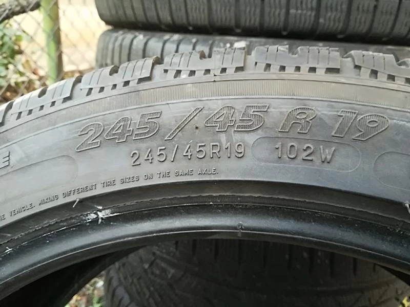 Гуми Зимни 245/45R19, снимка 6 - Гуми и джанти - 23625386