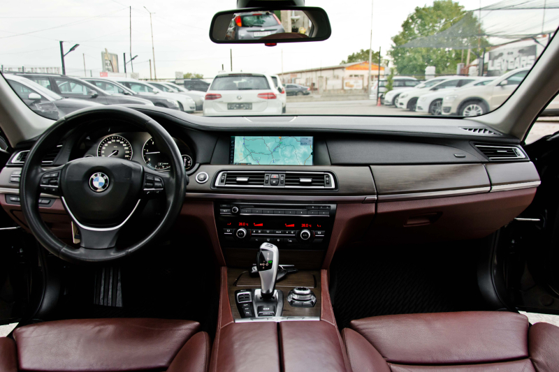 BMW 740 X-DRIVE/ FULLY LOAD /HEAD UP, снимка 10 - Автомобили и джипове - 38250233