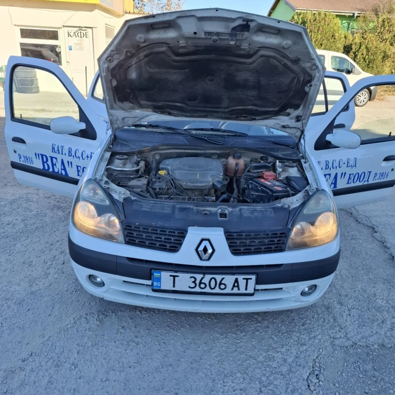 Renault Clio, снимка 9 - Автомобили и джипове - 47892701