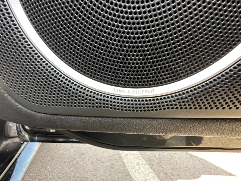 Audi A4 3.0TDI S4&Distronic&Bang&Olfsen&Camera&F1, снимка 13 - Автомобили и джипове - 50811514