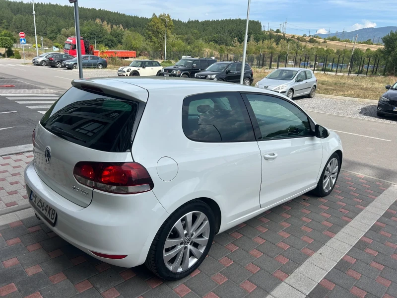 VW Golf, снимка 4 - Автомобили и джипове - 52501051