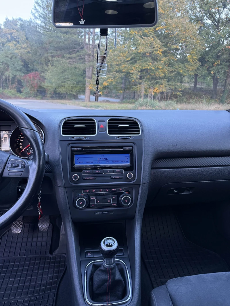 VW Golf, снимка 14 - Автомобили и джипове - 52507846